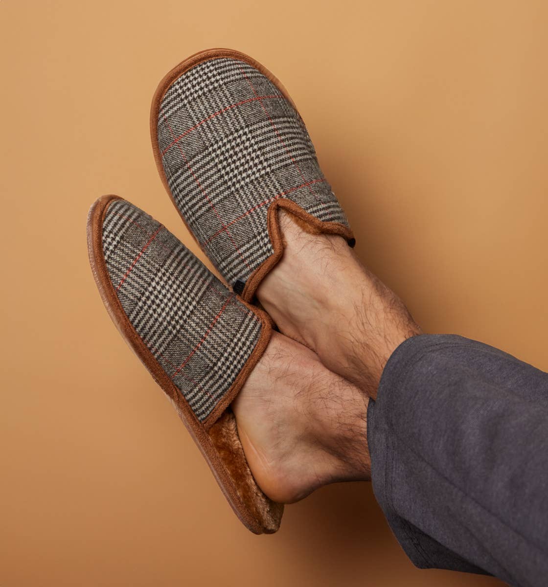 MeMoí Men's Glen Plaid Memory Foam Mule Slippers