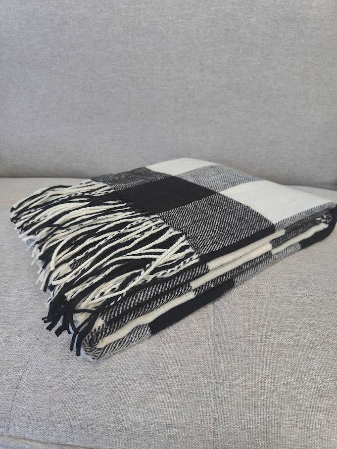 Fennco Styles Buffalo Plaid with Tassel Trim Throw Blanket