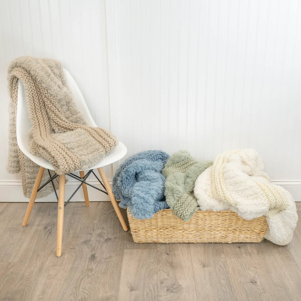 Donna Sharp Plush Knit Throw Blanket