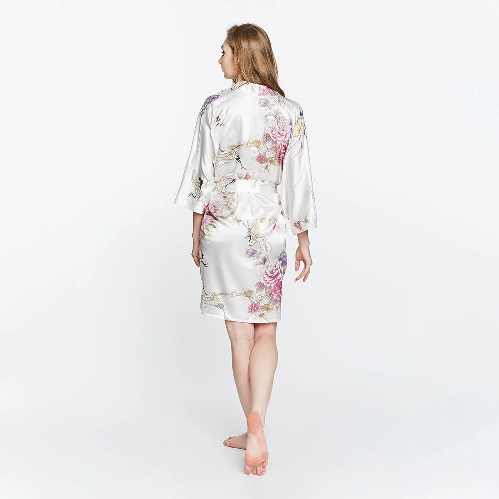KIM+ONO Chrysanthemum & Crane Women's Short Kimono Robe