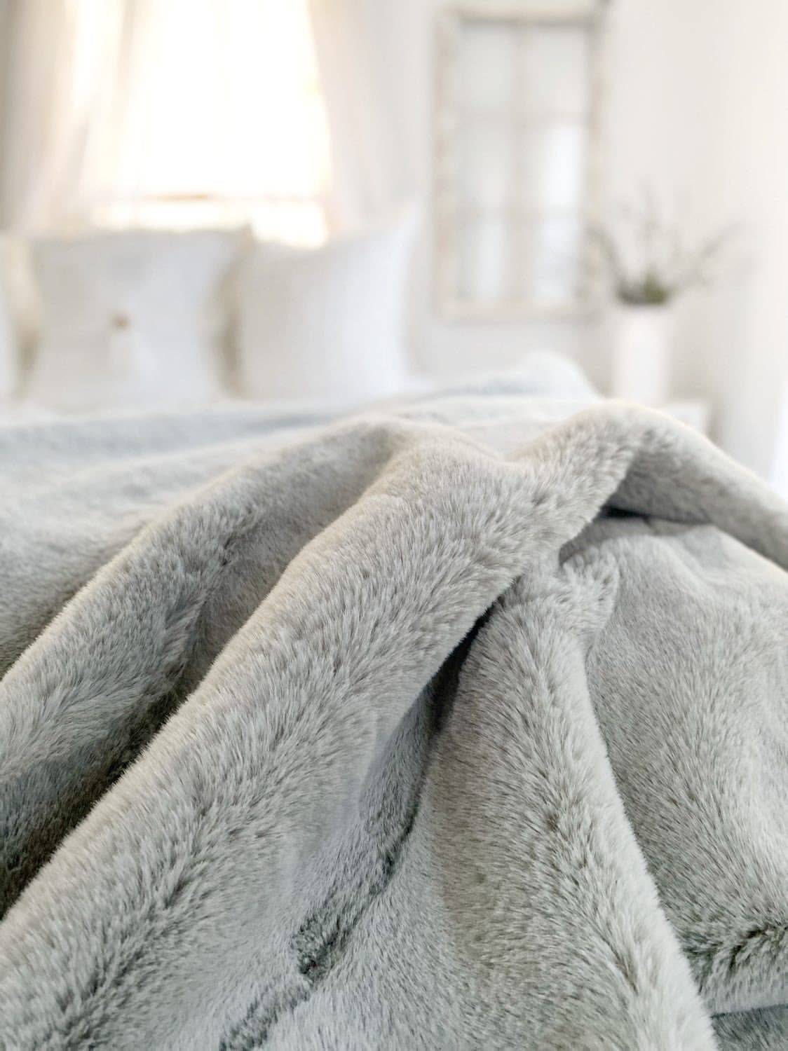 Everyday Cozy Living Ultra Plush Faux Rabbit Fur Throw Blanket