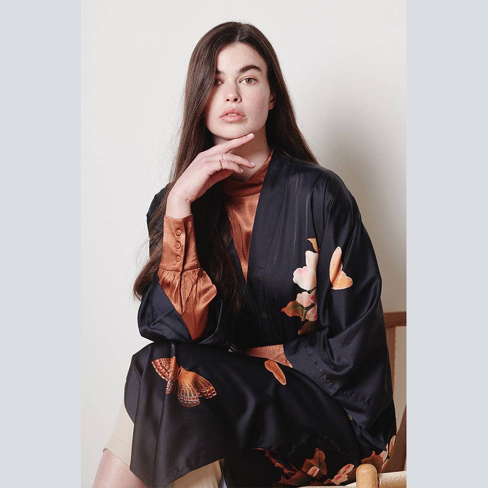 KIM+ONO Peony & Butterfly Women's Short Kimono Robe