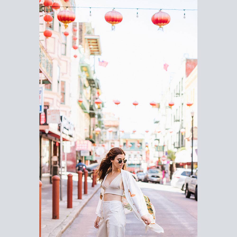 KIM+ONO Peony & Butterfly Women's Short Kimono Robe