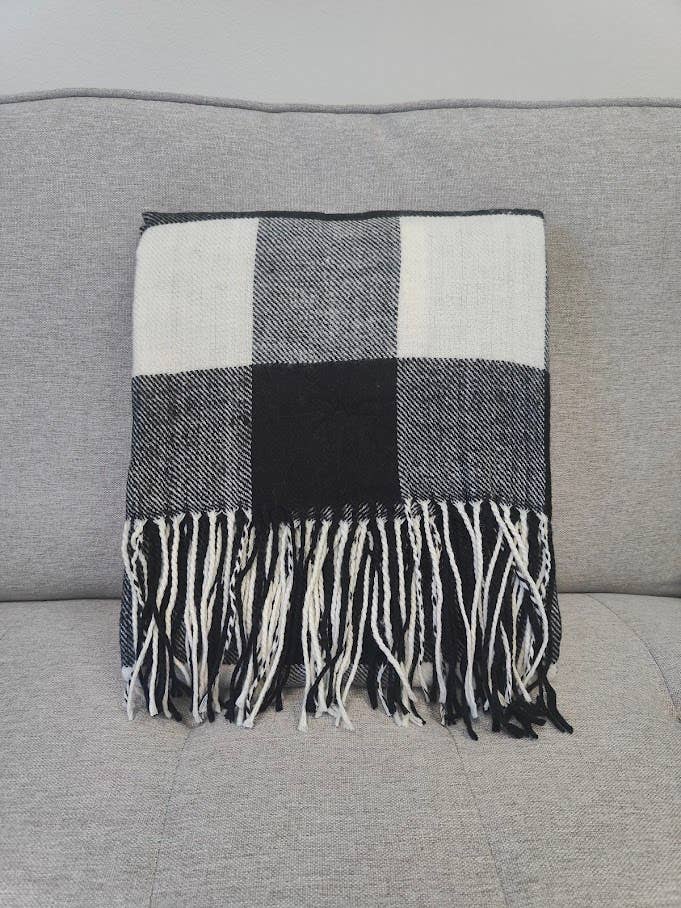 Fennco Styles Buffalo Plaid with Tassel Trim Throw Blanket