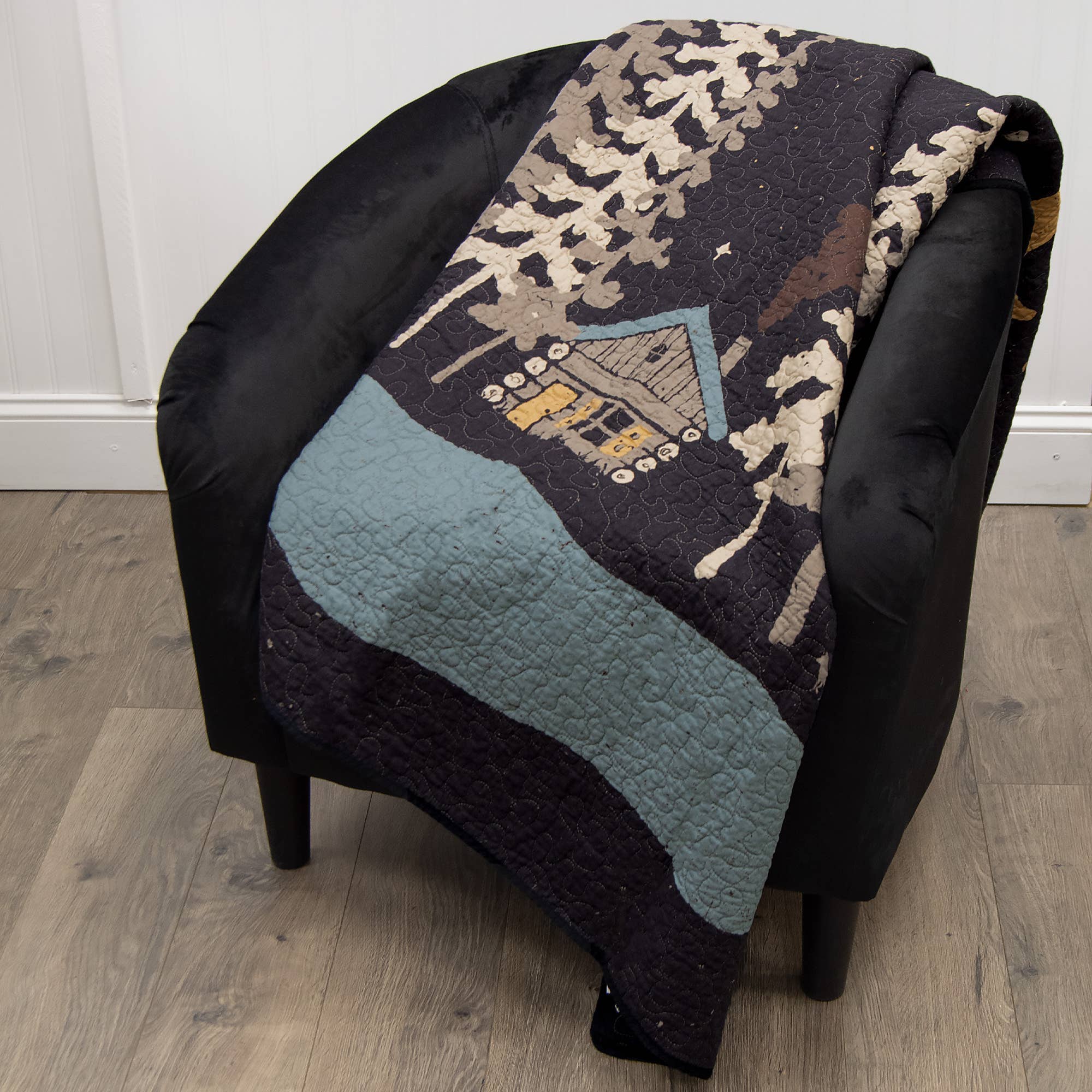Donna Sharp Moonlit Cabin Quilted Throw Blanket