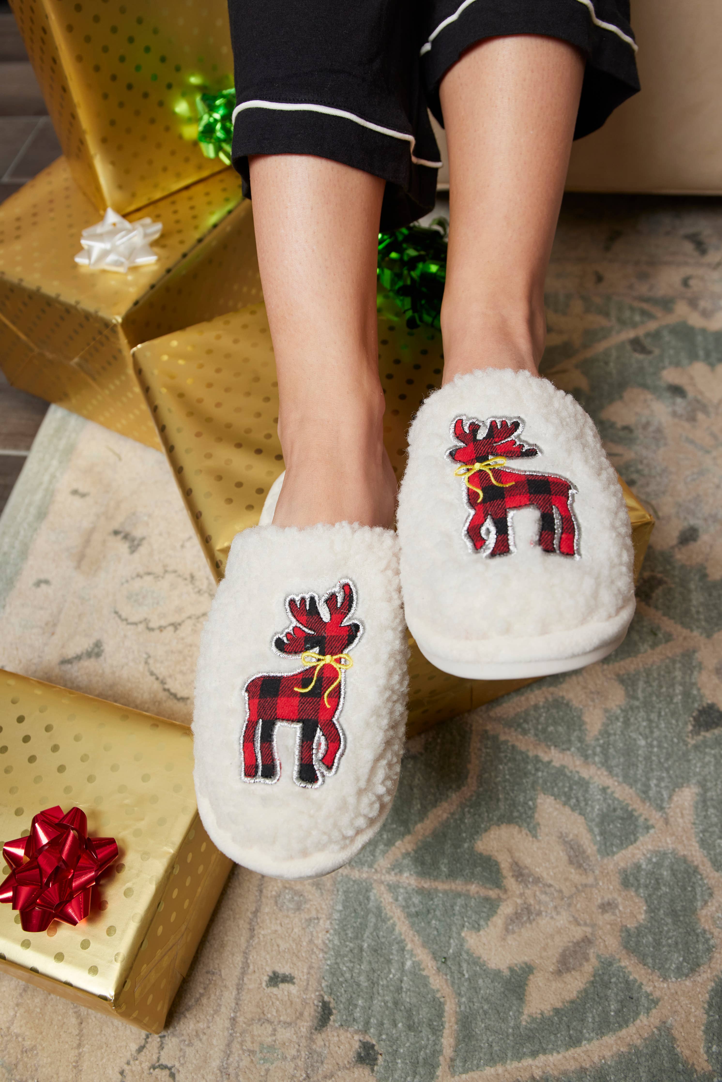 MeMoí Plaid Reindeer Memory Foam Mule Slippers