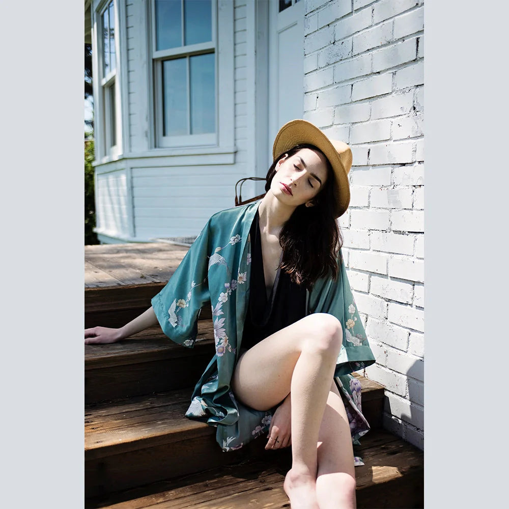 KIM+ONO Chrysanthemum & Crane Women's Short Kimono Robe