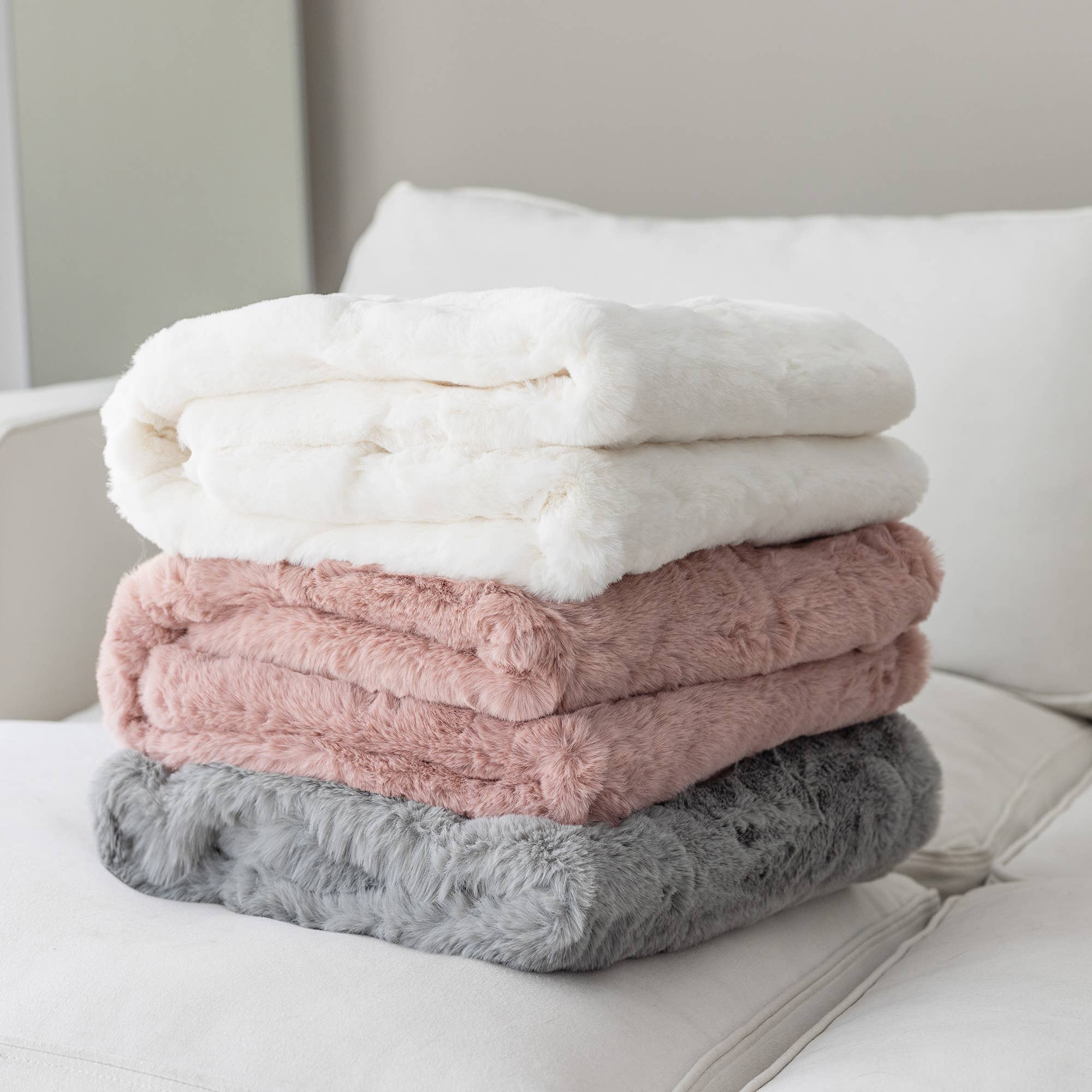 Everyday Cozy Living Ultra Plush Faux Rabbit Fur Throw Blanket