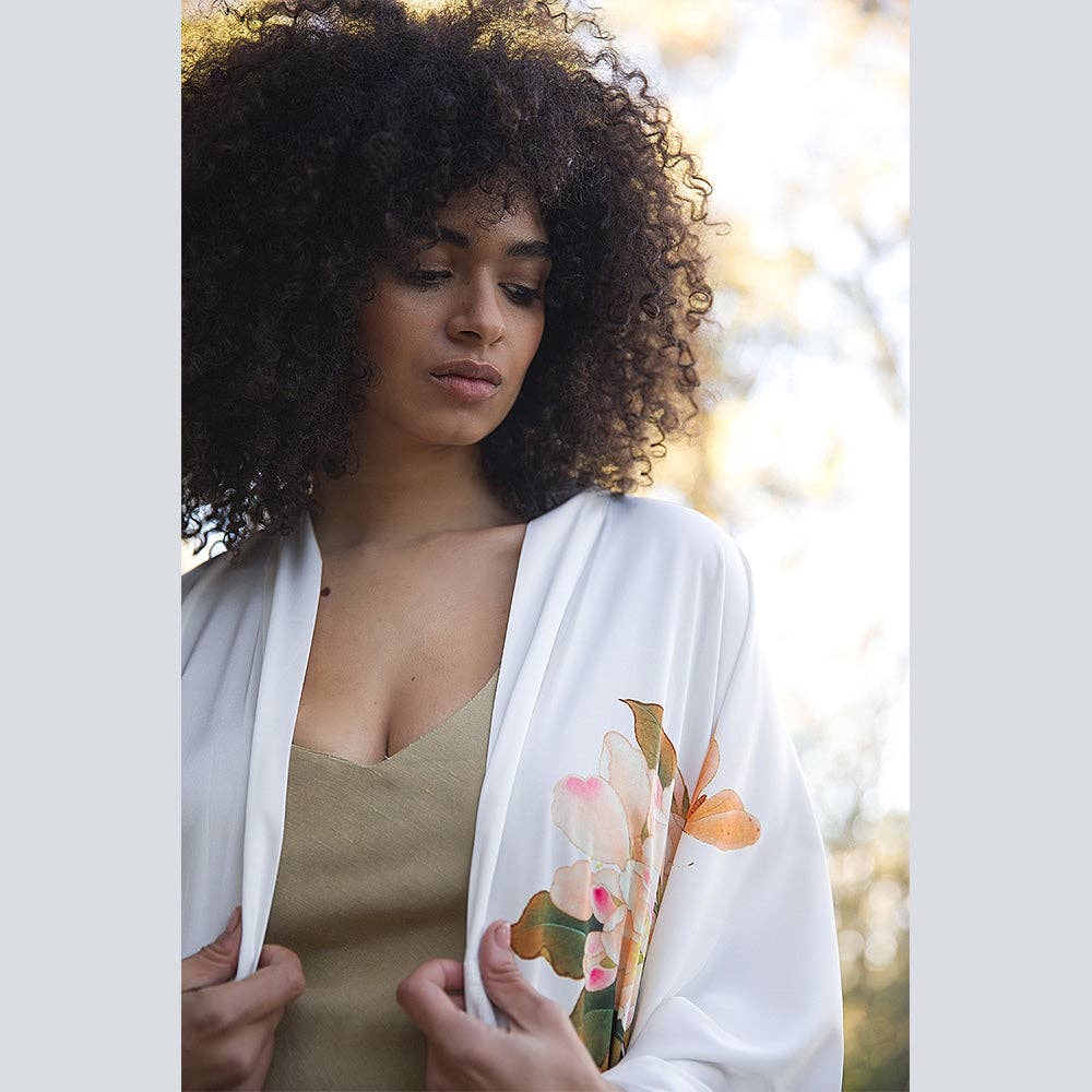 KIM+ONO Peony & Butterfly Women's Short Kimono Robe