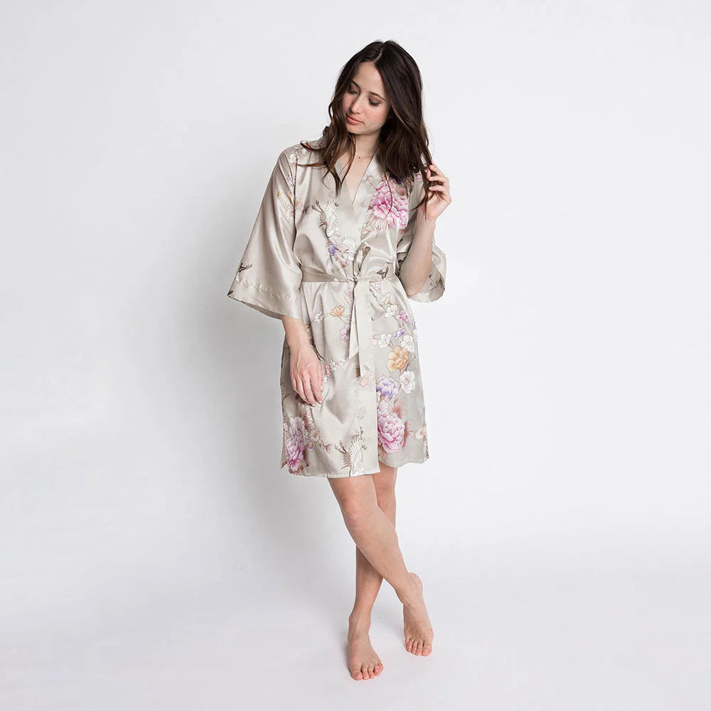 KIM+ONO Chrysanthemum & Crane Women's Short Kimono Robe